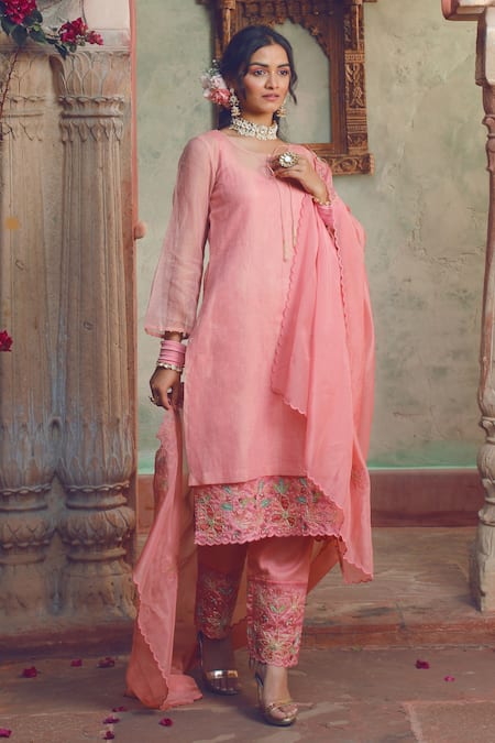 Buy_Show Shaa_Peach Kota Doria, Organza, Crepe Beads, Embroidery, Floral Applique Kurta Set_Online_at_Aza_Fashions