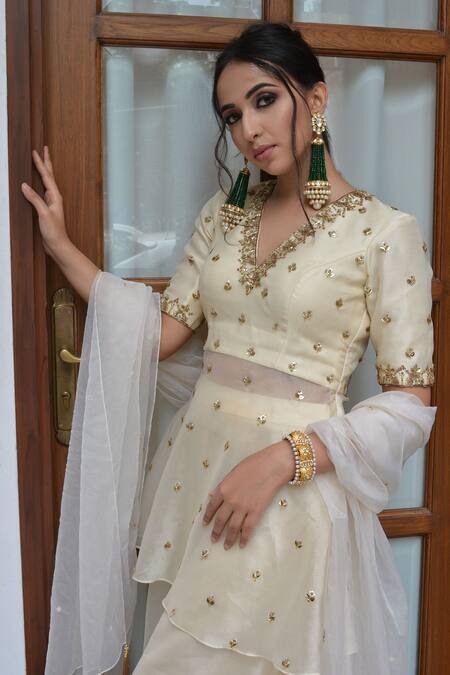 Buy_Parul Gandhi_White Shimmer Organza V Neck Embroidered Peplum Tunic Set _Online_at_Aza_Fashions