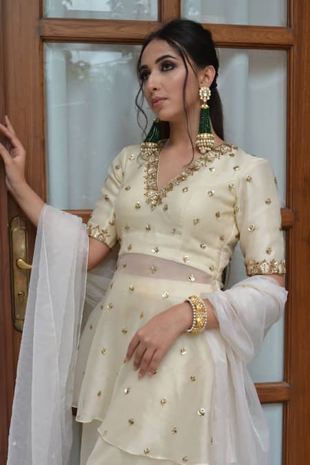 Parul Gandhi_White Shimmer Organza V Neck Embroidered Peplum Tunic Set _at_Aza_Fashions