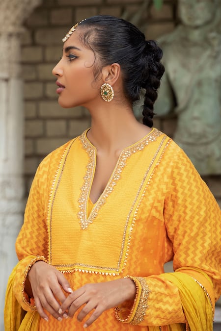Buy_Nikasha_Yellow Cotton Silk, Handwoven Banarasi Notched Kurta Set _Online_at_Aza_Fashions