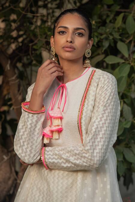 Buy_Nikasha_White Handwoven Banarasi Round Kurta And Palazzo Set _Online_at_Aza_Fashions