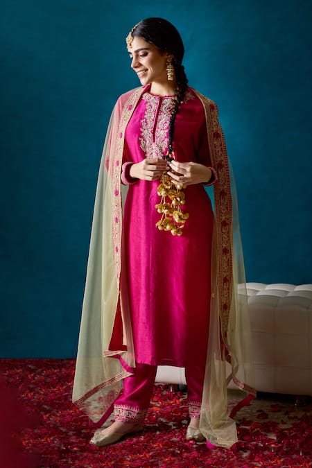 Soha by Harleen and Sona Inaya Embroidered Kurta Set 