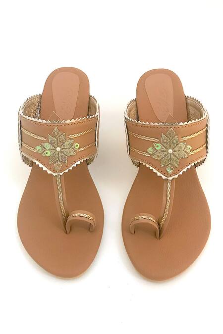 Heels best sale kolhapuri chappal