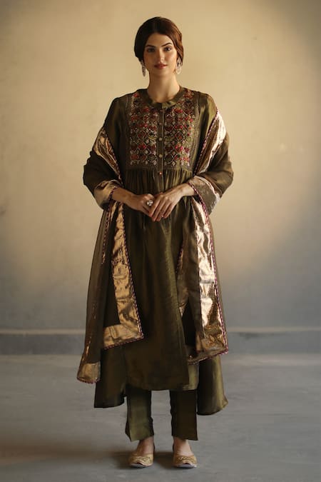Begum Embroidered Kurta Set 