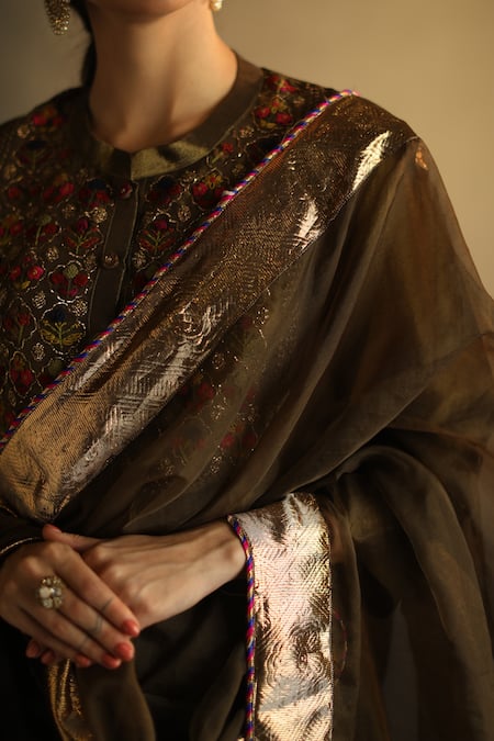 Begum_Green Dupatta Organza, Kurta And Pant Silk Round Embroidered Set _at_Aza_Fashions