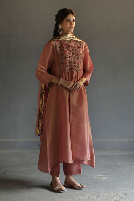 Begum Embroidered Kurta Set 