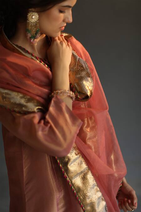 Buy_Begum_Peach Dupatta Organza, Kurta And Pant Silk Round Embroidered Set _Online_at_Aza_Fashions