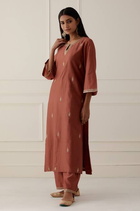 Buy Ikshita Choudhary Brown Chanderi Silk Dupatta Tissue Organza Embroidered Floral Buttis Kurta Set Online at Aza Fashions Buy_Ikshita Choudhary_Brown Chanderi Silk Dupatta Tissue Organza Embroidered Floral Buttis Kurta Set_Online_at_Aza_Fashions