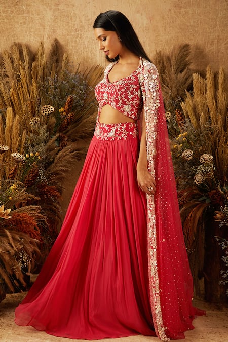 Shloka Khialani Pink Net, Crepe, Georgette V Neck Embroidered Bridal Lehenga Set Online at Aza Fashions Shloka Khialani_Pink Net, Crepe, Georgette V Neck Embroidered Bridal Lehenga Set _Online_at_Aza_Fashions
