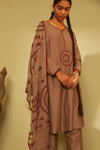 Sarang Kaur_Grey Organza Silk Floral Motifs Embroidered Dupatta _Online_at_Aza_Fashions