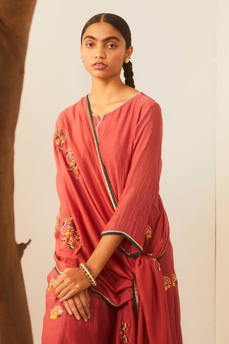 Sarang Kaur_Pink Chanderi Silk Floral Motifs Notched Embroidered Kurta And Pant Set_Online_at_Aza_Fashions