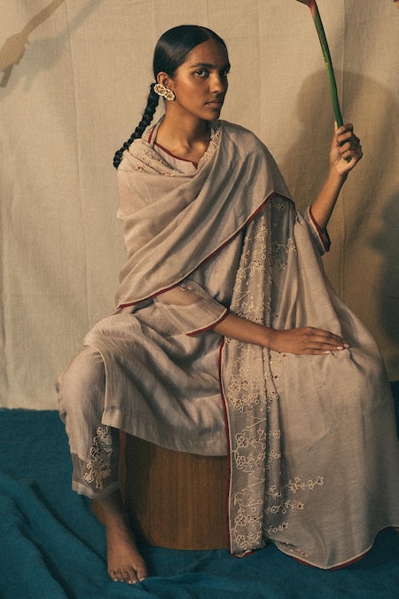 Sarang Kaur_Beige Chanderi Silk Floral Motifs Embroidered Dupatta _Online_at_Aza_Fashions