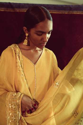 Sarang Kaur_Yellow Chanderi Silk Geometric And Floral Motifs Jaipuri Embroidered Dupatta_Online_at_Aza_Fashions