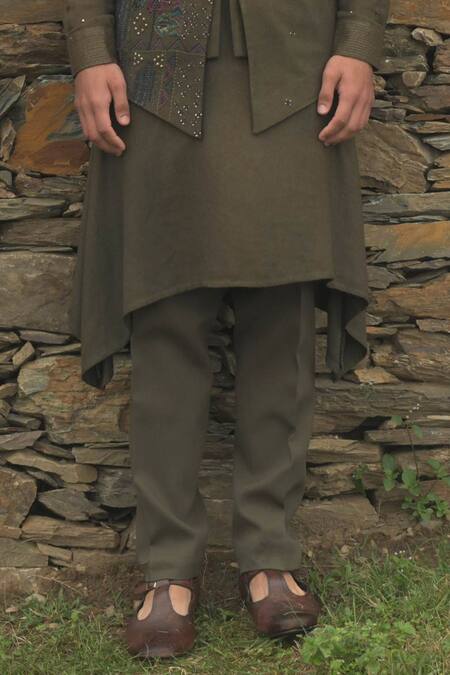 Sarab Khanijou Green Moss Crepe Thread Embroidery, Bead And Sequin Bundi & Kurta Set at Aza Fashions Sarab Khanijou_Green Moss Crepe Thread Embroidery, Bead And Sequin Bundi & Kurta Set _at_Aza_Fashions