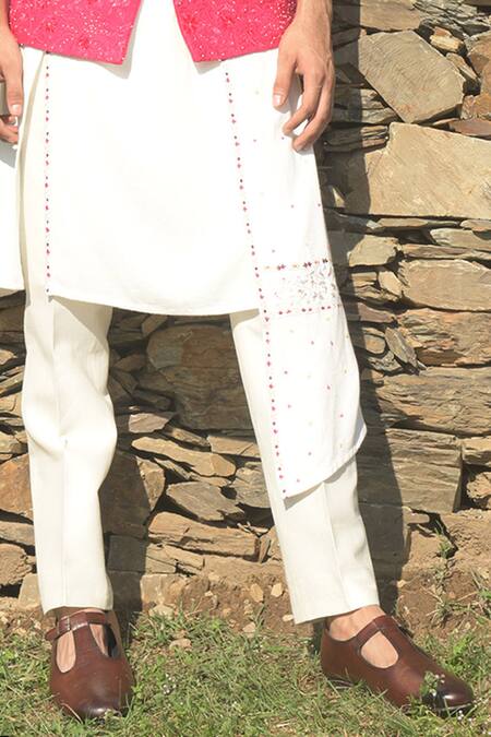 Sarab Khanijou White Bhagalpuri Silk And Moss Crepe Thread Embroidery & Sequin Bundi & Kurta Set at Aza Fashions Sarab Khanijou_White Bhagalpuri Silk And Moss Crepe Thread Embroidery & Sequin Bundi & Kurta Set _at_Aza_Fashions