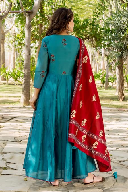 Shop Missprint Blue Chanderi Sequin, Bead V Neck Anarkali With Dupatta at Aza Fashions Shop_Missprint_Blue Chanderi Sequin, Bead V Neck Anarkali With Dupatta _at_Aza_Fashions