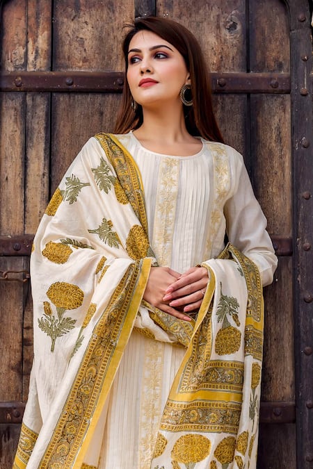 Shop Missprint Yellow Cotton Floral V Neck Pintuck Kurta Set Online at Aza Fashions Shop_Missprint_Yellow Cotton Floral V Neck Pintuck Kurta Set _Online_at_Aza_Fashions