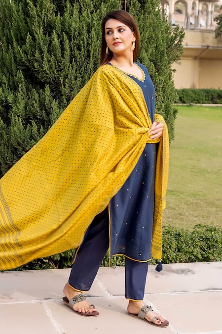 Missprint_Blue Chanderi Thread Leaf Neck Kurta Set _Online_at_Aza_Fashions