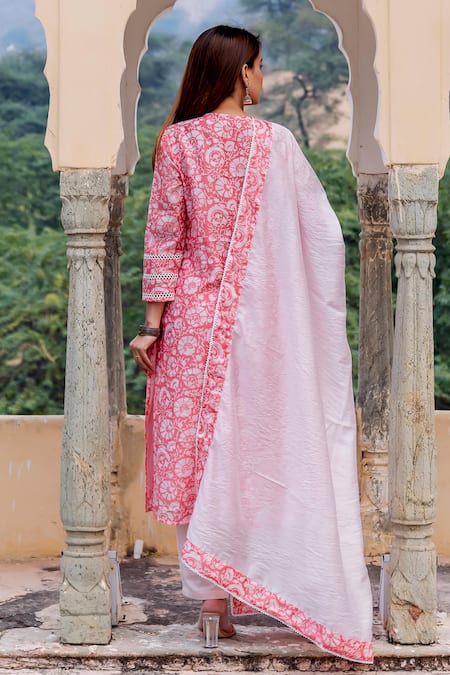 Shop Missprint Peach Chanderi Floral Round Kurta Set at Aza Fashions Shop_Missprint_Peach Chanderi Floral Round Kurta Set _at_Aza_Fashions
