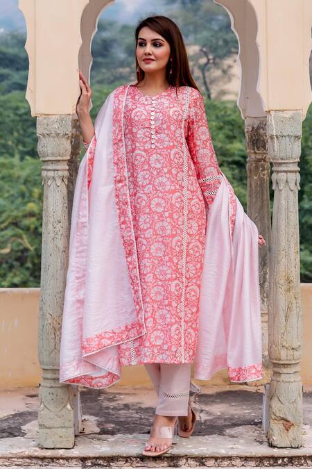 Buy Missprint Peach Chanderi Floral Round Kurta Set Online at Aza Fashions Buy_Missprint_Peach Chanderi Floral Round Kurta Set _Online_at_Aza_Fashions