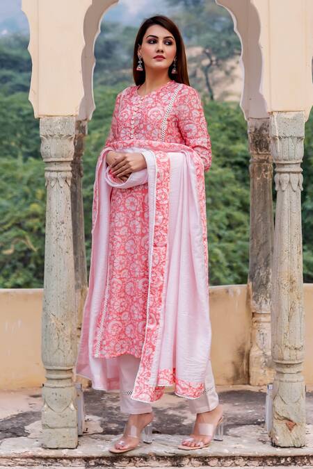 Shop Missprint Peach Chanderi Floral Round Kurta Set Online at Aza Fashions Shop_Missprint_Peach Chanderi Floral Round Kurta Set _Online_at_Aza_Fashions