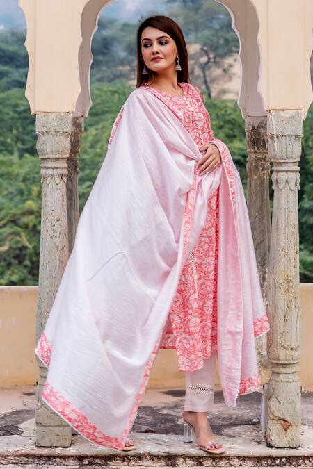 Missprint Peach Chanderi Floral Round Kurta Set at Aza Fashions Missprint_Peach Chanderi Floral Round Kurta Set _at_Aza_Fashions