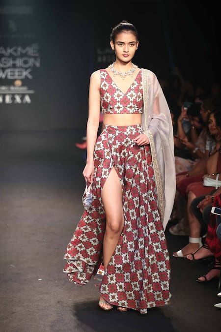 PUNIT BALANA Grey Chanderi Embroidered Beads Round Slit Skirt With A Blouse And Dupatta 