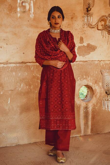 Karaj Jaipur_Maroon Dupatta Embroidered Chiffon, Kurta Chanderi, Pant Chikankari Set _Online_at_Aza_Fashions