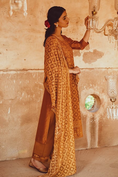 Karaj Jaipur_Yellow Dupatta Embroidered Chiffon, Kurta Chanderi, Pant Chikankari Set _Online_at_Aza_Fashions