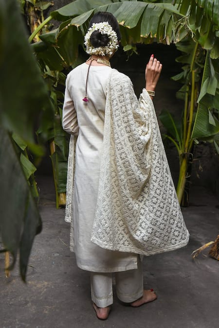 Shop_KARAJ JAIPUR_Beige Kurta Chanderi Pant Cotton And Dupatta Chiffon Chikankari & Mirror Set _at_Aza_Fashions