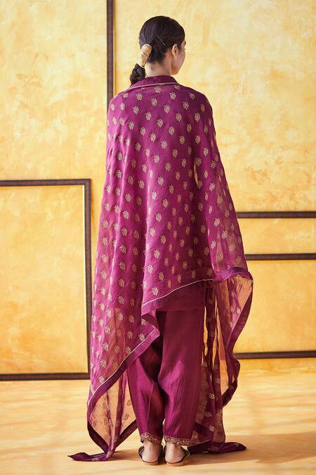 Shop Shrutkirti Pink Chanderi Embroidered Zari Work Round Anarkali Set at Aza Fashions Shop_Shrutkirti_Pink Chanderi Embroidered Zari Work Round Anarkali Set_at_Aza_Fashions