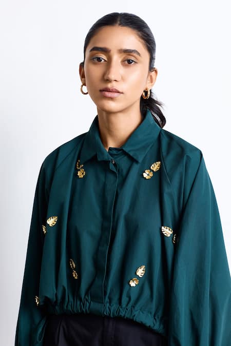 Studio Moda India_Green Cotton 3d Applique Collared Neck Bat Sleeve Floral Shirt _Online_at_Aza_Fashions