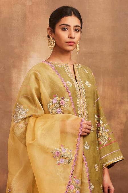 Buy Sue Mue Green Organza, Mul V Neck Embroidered Kurta Set Online at Aza Fashions Buy_Sue Mue_Green Organza, Mul V Neck Embroidered Kurta Set _Online_at_Aza_Fashions