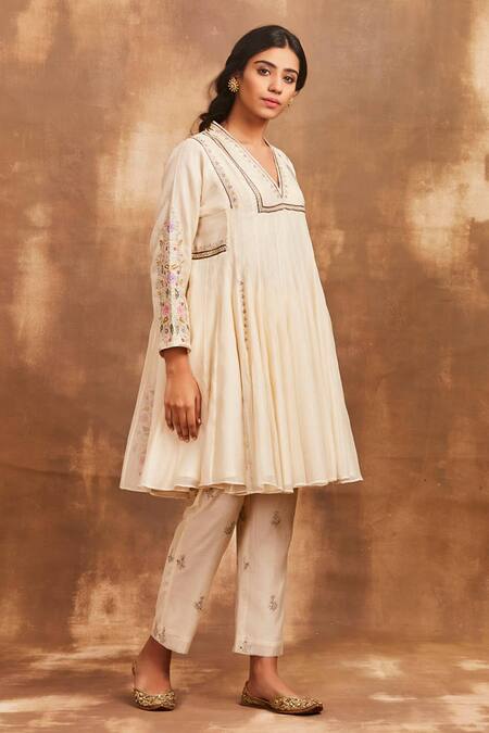 Sue Mue White Mul V Neck Embroidered Anarkali And Pant Set Online at Aza Fashions Sue Mue_White Mul V Neck Embroidered Anarkali And Pant Set _Online_at_Aza_Fashions