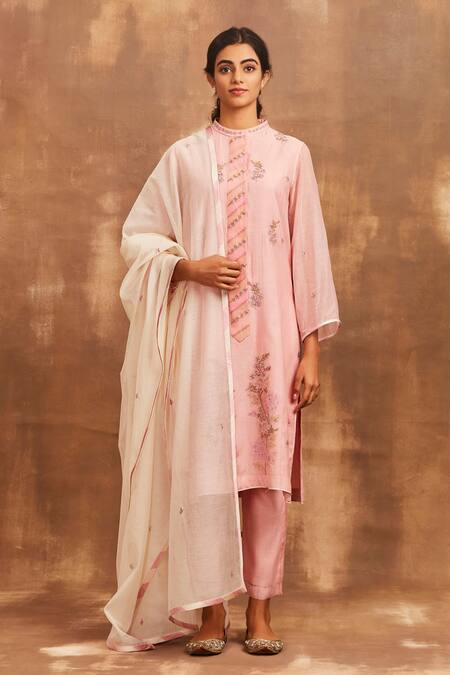 Sue Mue Pink Mul Round Embroidered Kurta Set Online at Aza Fashions Sue Mue_Pink Mul Round Embroidered Kurta Set _Online_at_Aza_Fashions