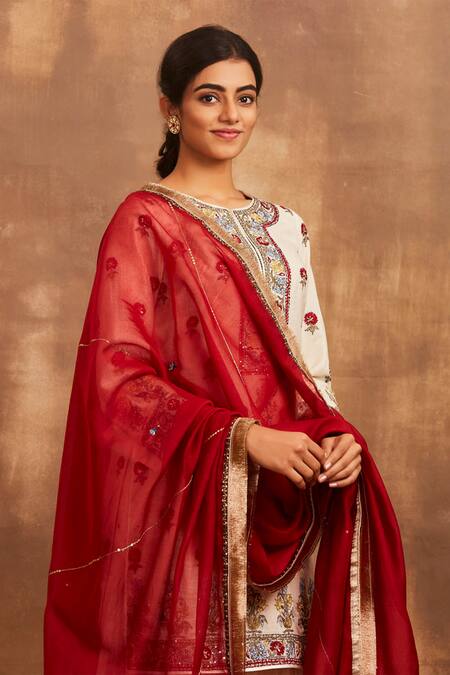 Buy Sue Mue White Mul, Slub Cotton Round Embroidered Kurta Set Online at Aza Fashions Buy_Sue Mue_White Mul, Slub Cotton Round Embroidered Kurta Set _Online_at_Aza_Fashions