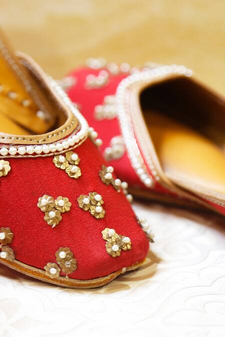 Buy_Kala_Red Avni Floral Sequin Work Juttis_Online_at_Aza_Fashions