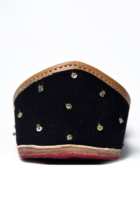 Buy_Kala_Black Nazaara Geometric Embroidered Juttis_Online_at_Aza_Fashions