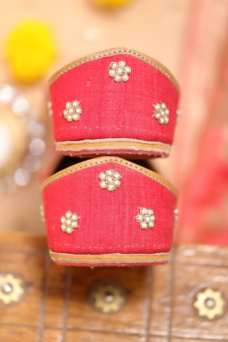 Kala_Red Asmi Floral Zari Work Juttis_Online_at_Aza_Fashions