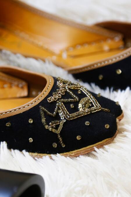 Kala_Black Nazaara Geometric Embroidered Juttis_Online_at_Aza_Fashions