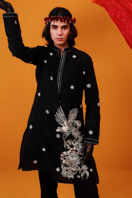 Wabi Sabi By Anshum-Ritesh Black Chanderi Embroidery Snakes And Cranes Kurta Set Online at Aza Fashions Wabi Sabi By Anshum-Ritesh_Black Chanderi Embroidery Snakes And Cranes Kurta Set _Online_at_Aza_Fashions