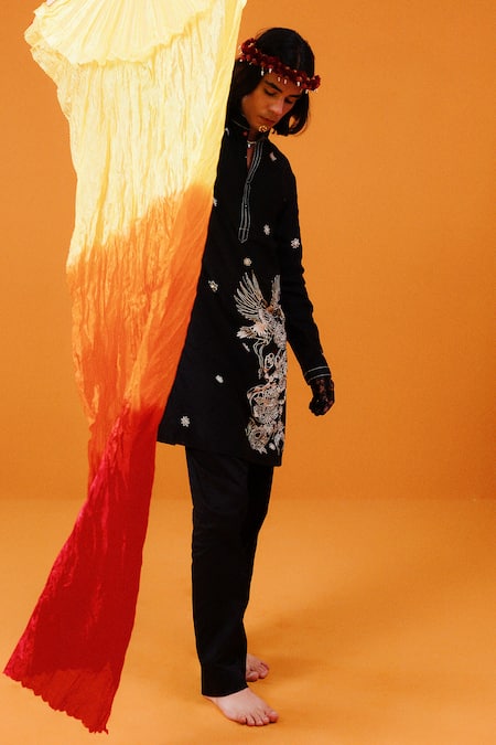 Shop Wabi Sabi By Anshum-Ritesh Black Chanderi Embroidery Snakes And Cranes Kurta Set Online at Aza Fashions Shop_Wabi Sabi By Anshum-Ritesh_Black Chanderi Embroidery Snakes And Cranes Kurta Set _Online_at_Aza_Fashions
