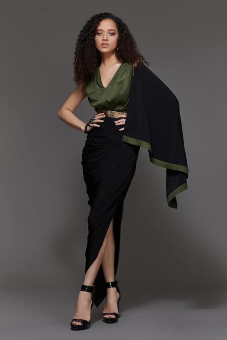 S&N by Shantnu Nikhil Green Panther Crepe Embroidered V-neck Colorblock Saree Gown 