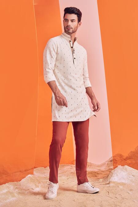 S&N By Shantnu Nikhil_Off White Cotton, Poly Blend Thread Work Embellished Kurta_Online_at_Aza_Fashions