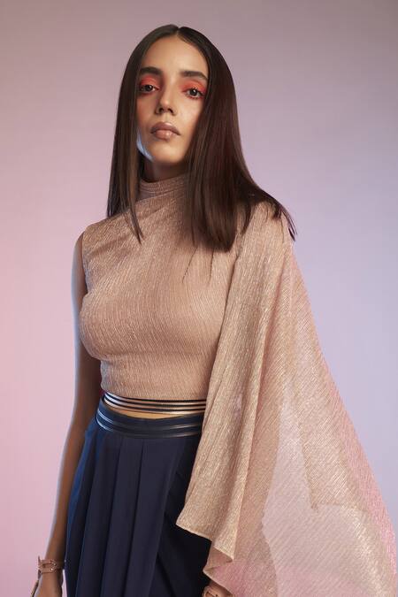 S&N By Shantnu Nikhil_Pink Textured Georgette One Shoulder Metallic Crop Top_at_Aza_Fashions