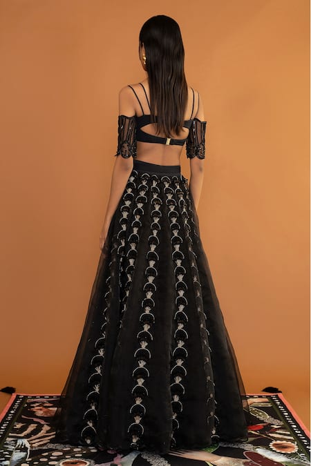 You Can't Look Away From Shilpa Shetty's Washboard Abs In Her Fusion Lehenga  Even If You Tried