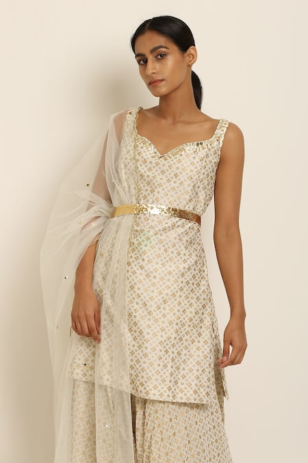 Seema Nanda_White Cotton Mul Sweetheart Neck Chanderi Silk Kurta And Dhoti Pant Set  _at_Aza_Fashions