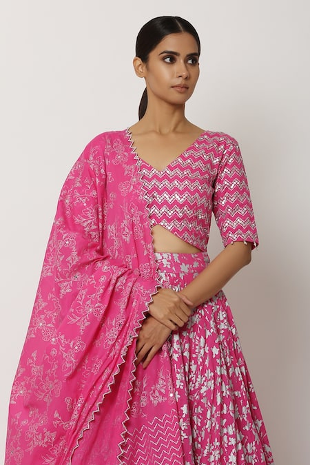 Shop_Seema Nanda_Pink , Lining Floral Motifs V Neck Printed Lehenga Set _Online_at_Aza_Fashions