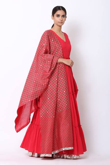 Seema Nanda Red Chanderi Silk, , Lining V Tiered Anarkali With Dupatta Online at Aza Fashions Seema Nanda_Red Chanderi Silk, , Lining V Tiered Anarkali With Dupatta_Online_at_Aza_Fashions