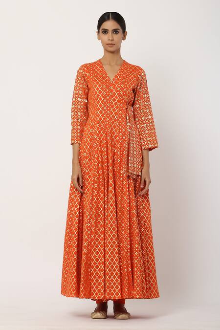 Buy Seema Nanda Orange , Lining V Neck Angarkha Set Online at Aza Fashions Buy_Seema Nanda_Orange , Lining V Neck Angarkha Set_Online_at_Aza_Fashions